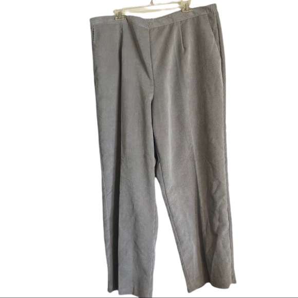 (2) Pairs of Alfred Dunner Plus Size Women’s Pants - Picture 14 of 15